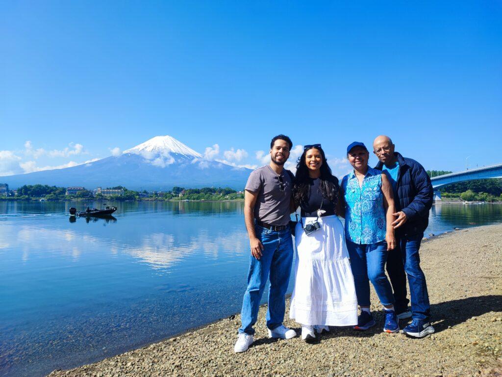 mt.fuji reflection view, inverse mt.fuji and guests from new york, japan tour