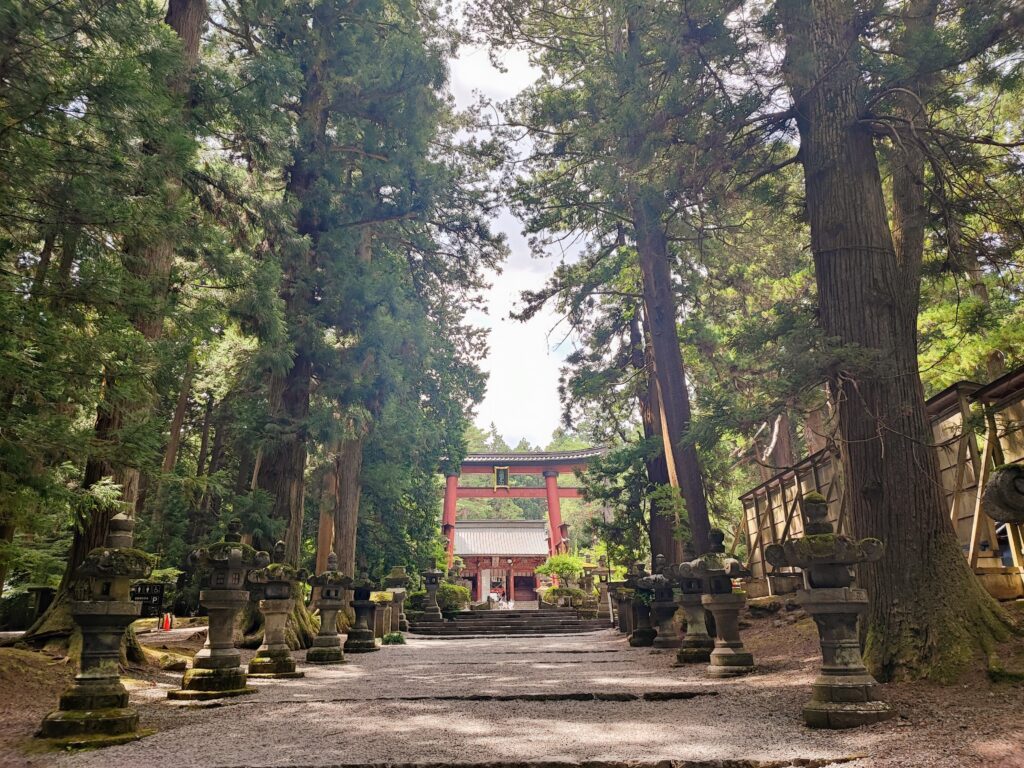 pathway to main hall, fuji sengen shrine