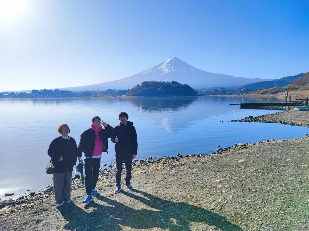 mirror reflection diamond mt.fuji at kawaguchiko lake